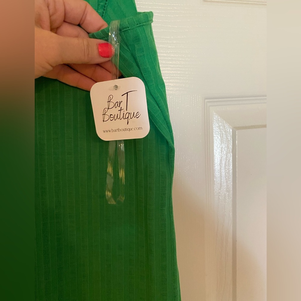 Spaghetti strap green dress - Picture 3 of 4